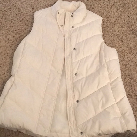 Gap white puffer vest Clearance
